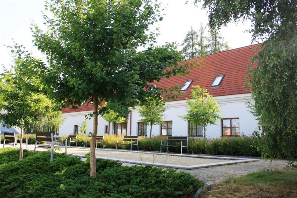 Depandance - Vedlejsi Budova U Zamku Třešť Extérieur photo